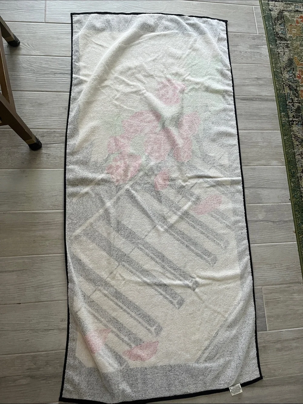 Vintage 80’s Hiltex red roses piano keys sheet music bath beach towel cotton